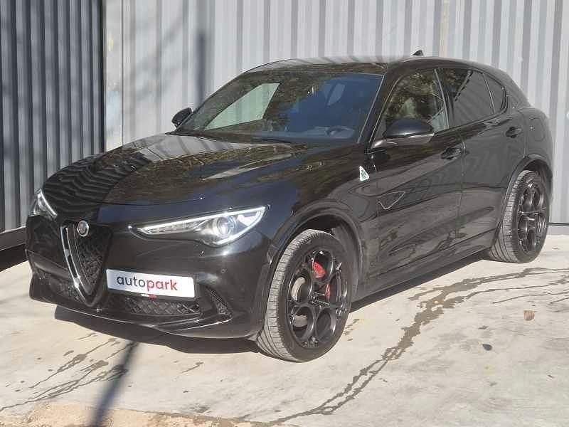 Schwarz Gebraucht 2023 Alfa Romeo Stelvio Quadrifoglio SUV | 46.900 € (Superpreis) - Bild 1/4