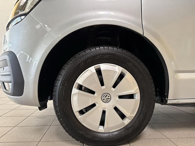 Gebraucht VW Caravelle Comfortline 150 PS (110 kW) 2024 Silber Van