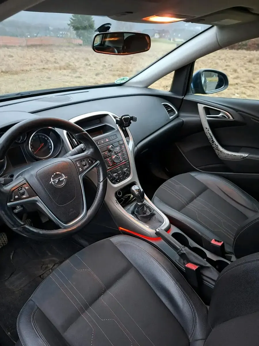 Gebraucht Opel Astra 125 PS (91 kW) 2012 Blau Kombi