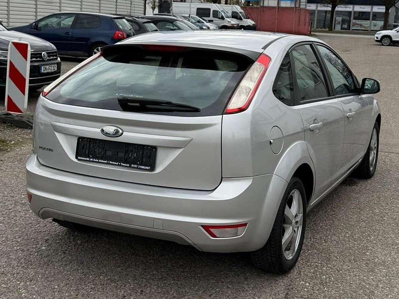 Second-hand Ford Focus Style 101 CP (74 kW) 2008 Argintiu Hatchback