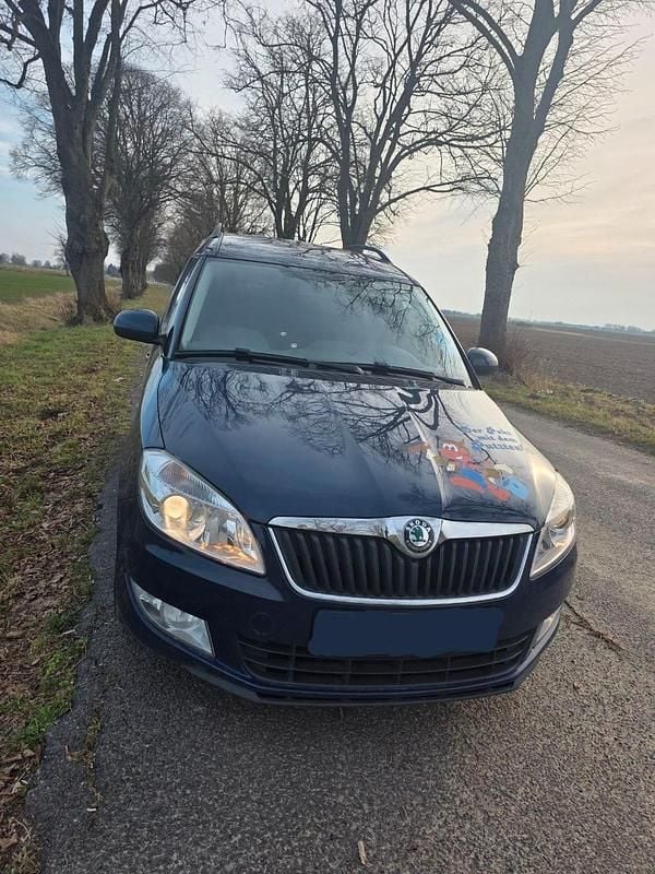 Gebraucht Skoda Roomster 60 PS (44 kW) 2012 Blau Van / Kleinbus