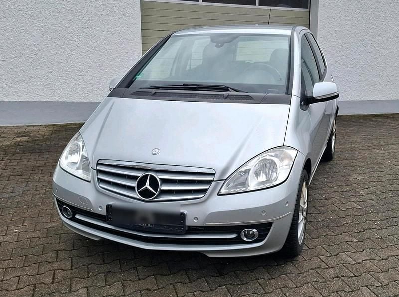 Gebraucht Mercedes A200 Elegance 140 PS (102 kW) 2011 Grau Kleinwagen