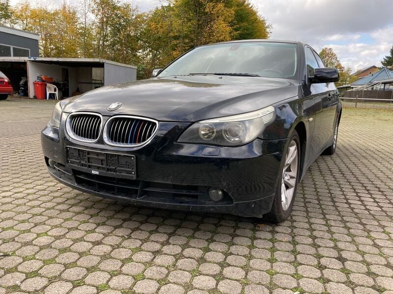 Gebraucht BMW 523 Advantage 177 PS (130 kW) 2005 Schwarz 2 Limousine