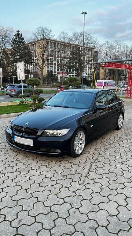 Gebraucht BMW 320 177 PS (130 kW) 2007 Schwarz Limousine