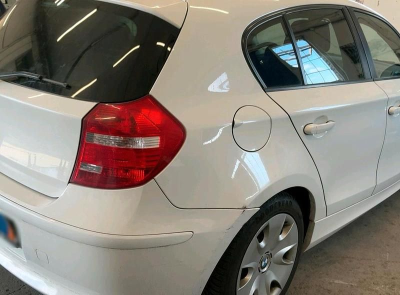 Gebraucht BMW 120 Advantage 143 PS (105 kW) 2009 Weiß Kleinwagen