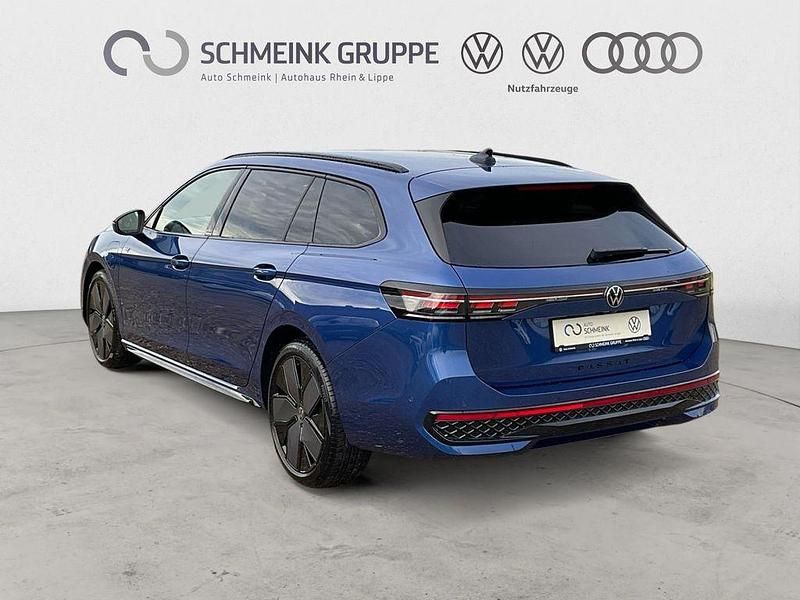 Gebraucht VW Passat R-line 177 PS (130 kW) 2025 Blau Limousine