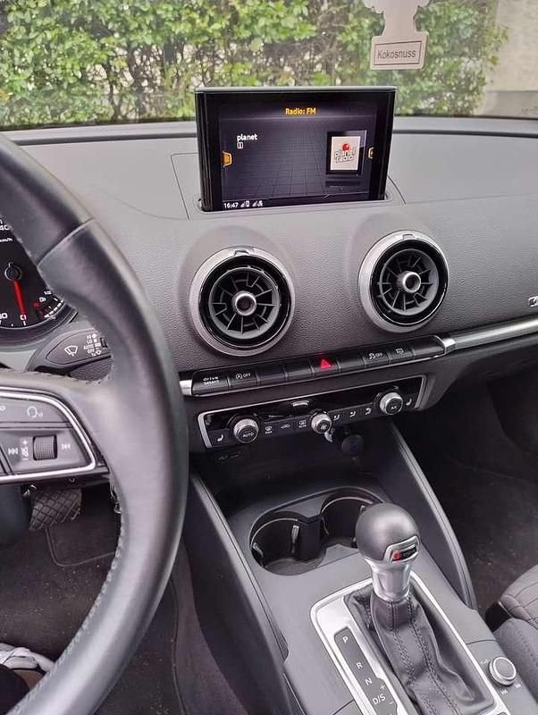 Gebraucht Audi A3 Sport 116 PS (85 kW) 2018 Schwarz Limousine