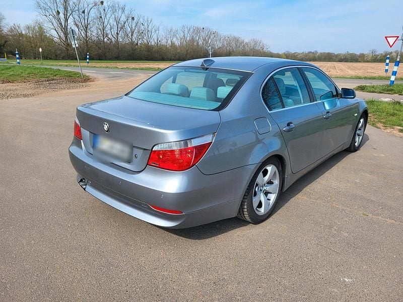 Second-hand BMW 520 174 CP (127 kW) 2003 Gri Berlinǎ