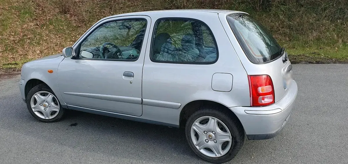 Gebraucht Nissan Micra 65 PS (47 kW) 2002 Silber Kleinwagen