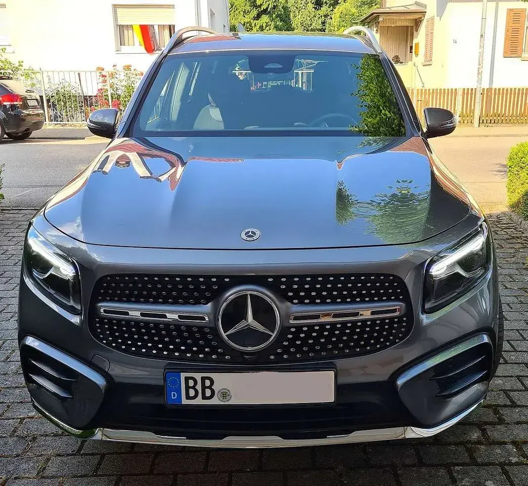 Gebraucht Mercedes GLB220 AMG line 190 PS (139 kW) 2025 Grau SUV