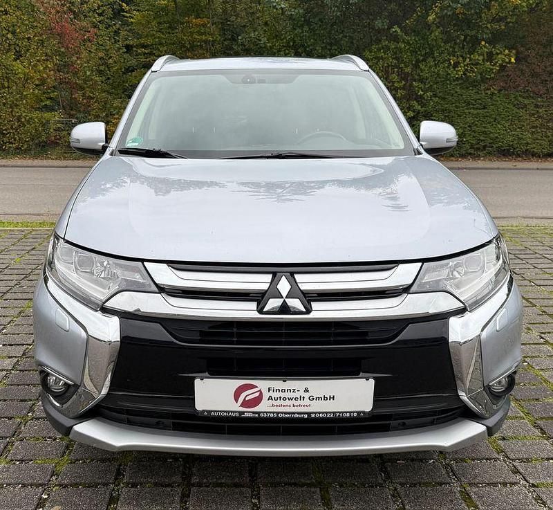 Gebraucht Mitsubishi Outlander Top 150 PS (110 kW) 2018 Cool silver SUV