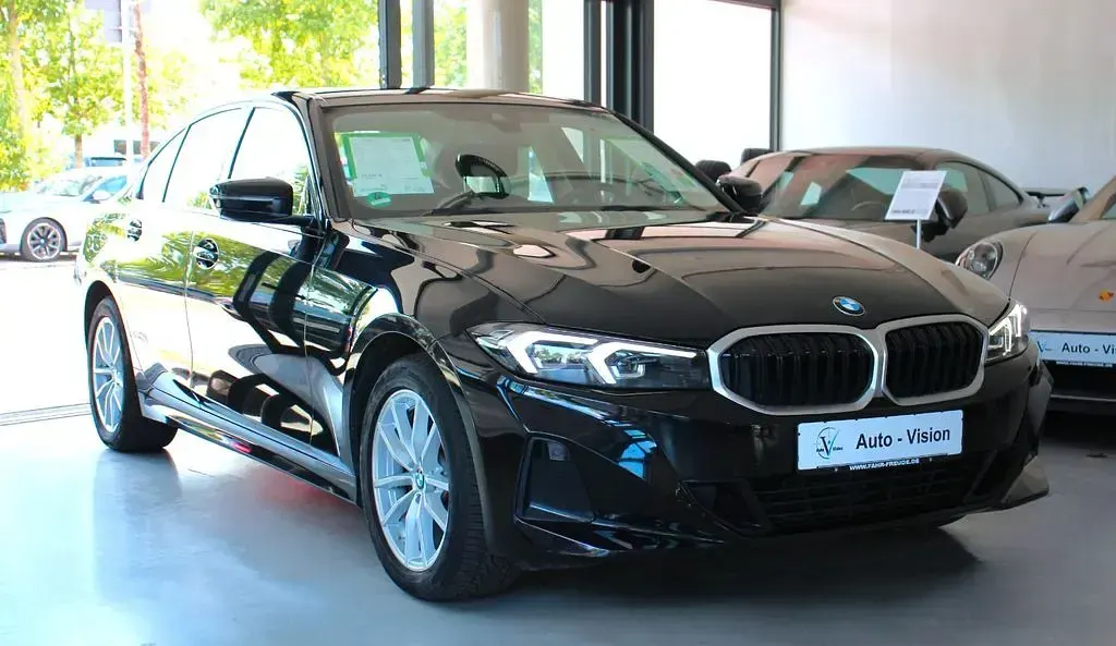 Gebraucht BMW 318 156 PS (114 kW) 2024 Schwarz Limousine