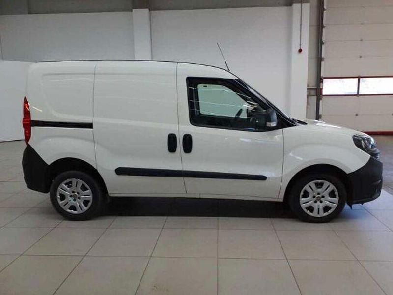 Gebraucht Fiat Doblò 101 PS (74 kW) 2022 Weiß Van / Kleinbus