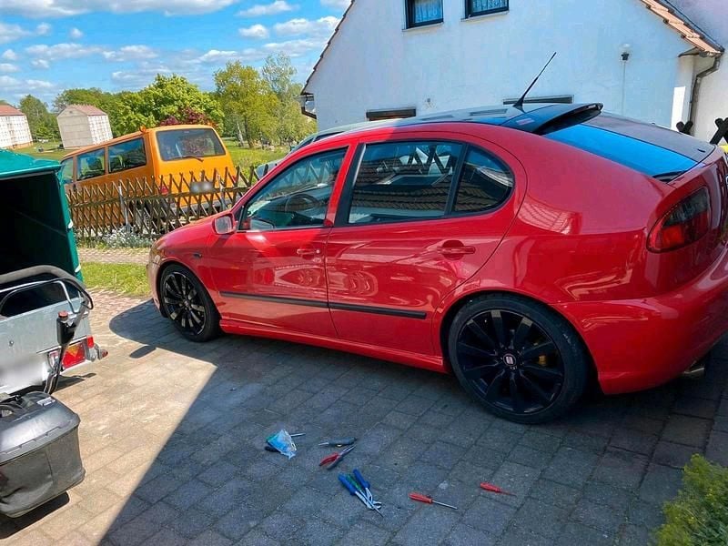 Gebraucht Seat Leon 180 PS (132 kW) 2000 Rot Kleinwagen