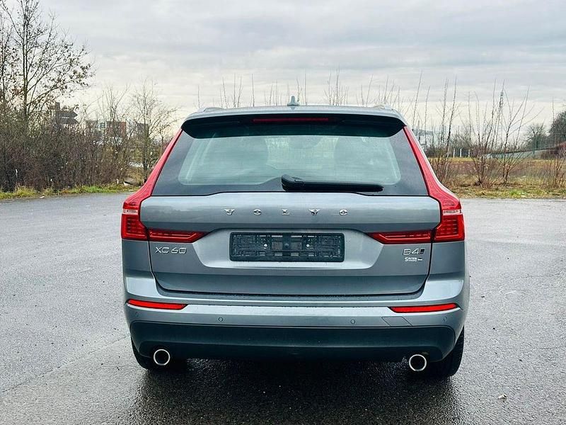 Gebraucht Volvo XC60 Business Edition 197 PS (144 kW) 2021 Grau SUV
