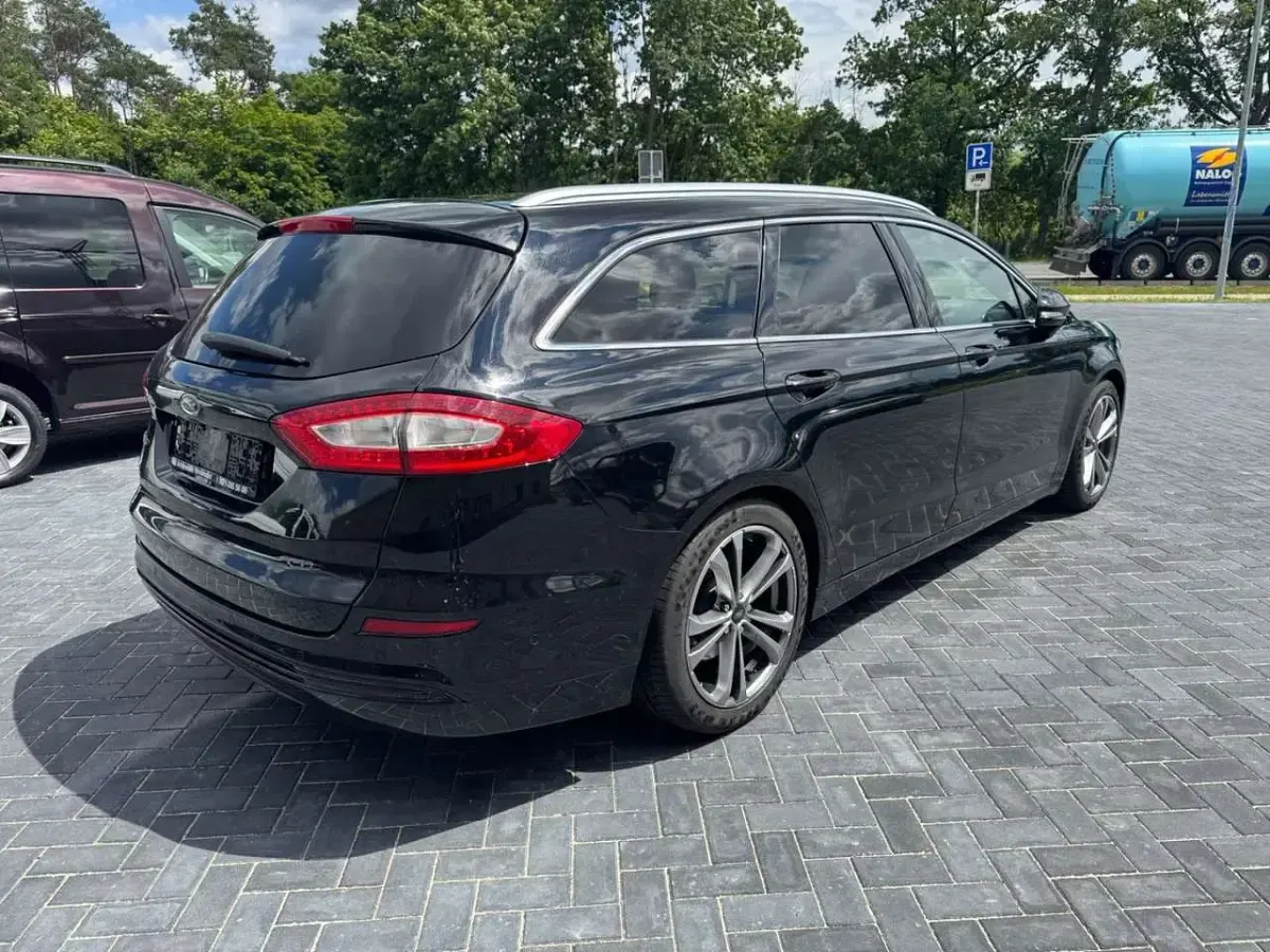 Gebraucht Ford Mondeo Titanium 160 PS (117 kW) 2018 Shadow black Kombi