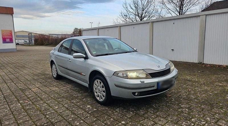 Gebraucht Renault Laguna II Initiale 120 PS (88 kW) 2001 Silber Limousine