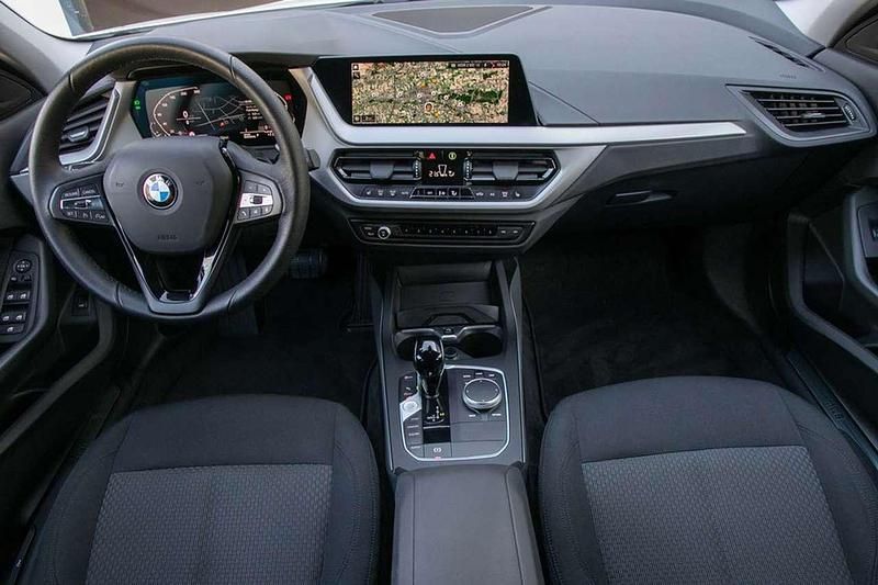 Gebraucht BMW 120 Advantage 178 PS (130 kW) 2023 Alpinweiß uni Kleinwagen