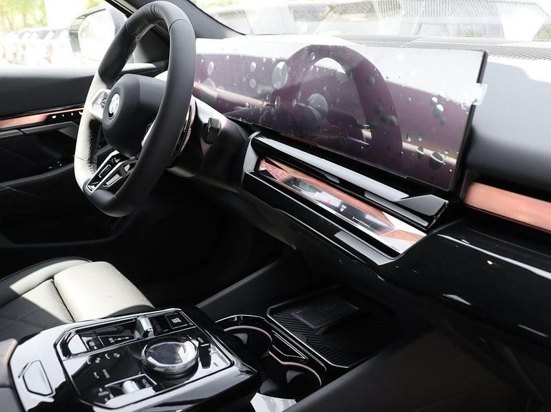 Neu BMW 520 Performance 197 PS (144 kW) 2026 Grau Kombi