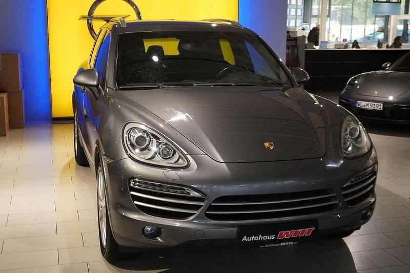 Grau Gebraucht 2014 Porsche Cayenne Platinum Edition SUV | 24.990 € (Superpreis) - Bild 1/4