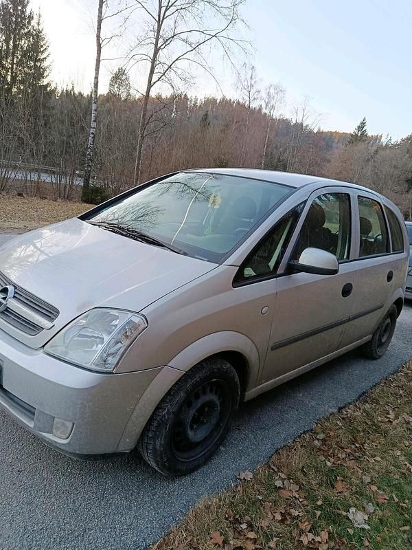Gebraucht Opel Meriva 101 PS (74 kW) 2004 Silber Van / Kleinbus