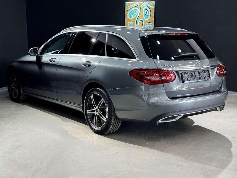 Gebraucht Mercedes C220 194 PS (142 kW) 2019 Grau Limousine