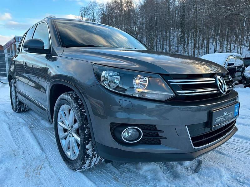 Gebraucht VW Tiguan LOUNGE 150 PS (110 kW) 2016 Grau SUV