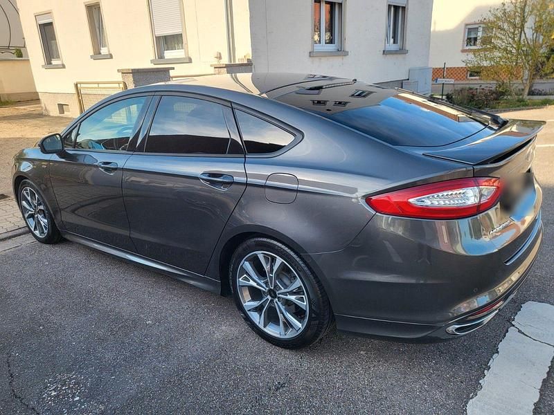 Gebraucht Ford Mondeo ST-Line 209 PS (153 kW) 2017 Grau Limousine