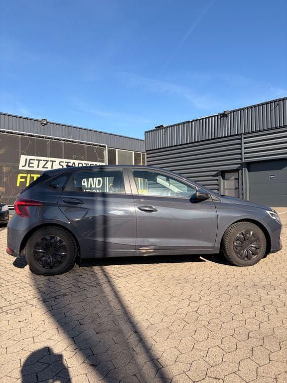 Gebraucht Hyundai i20 Intro Edition 101 PS (74 kW) 2021 Grau Kleinwagen