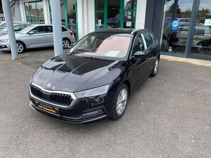Gebraucht Skoda Octavia Style 150 PS (110 kW) 2022 Blackmagicperl.  metallic Kombi