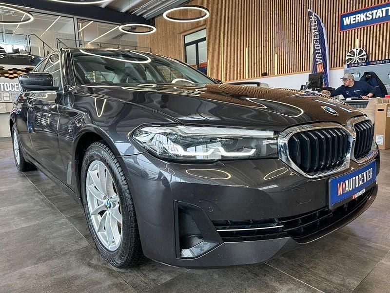 Gebraucht BMW 530 286 PS (210 kW) 2022 Grau Limousine