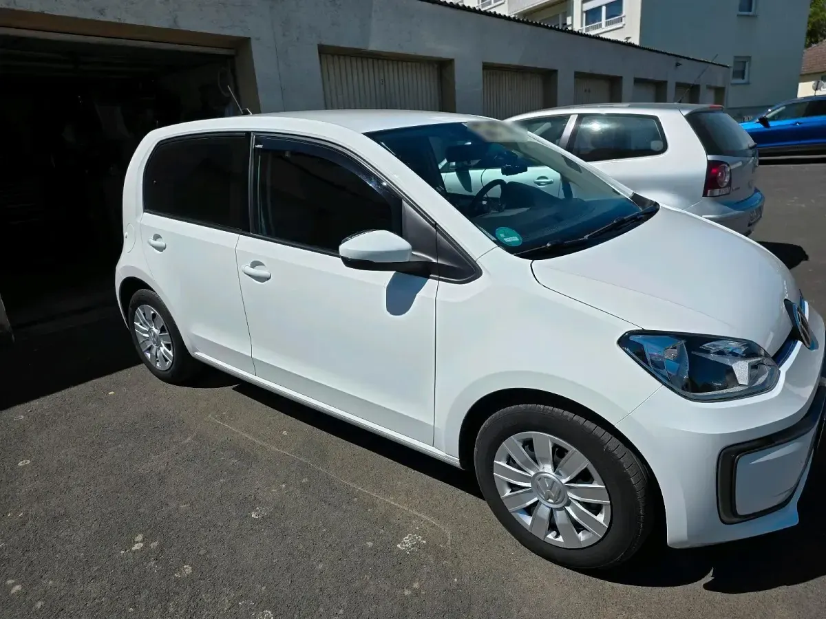 Używany VW e-up! 61 kW (83 KM) 2021 Biały Hatchback