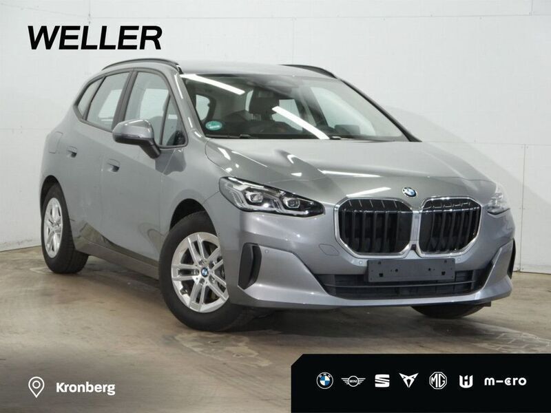 Skyscraper grau (grau) Gebraucht 2023 BMW 218 Active Tourer Comfort Edition Van / Kleinbus | 30.945 € (Fairer Preis) - Bild 1/4