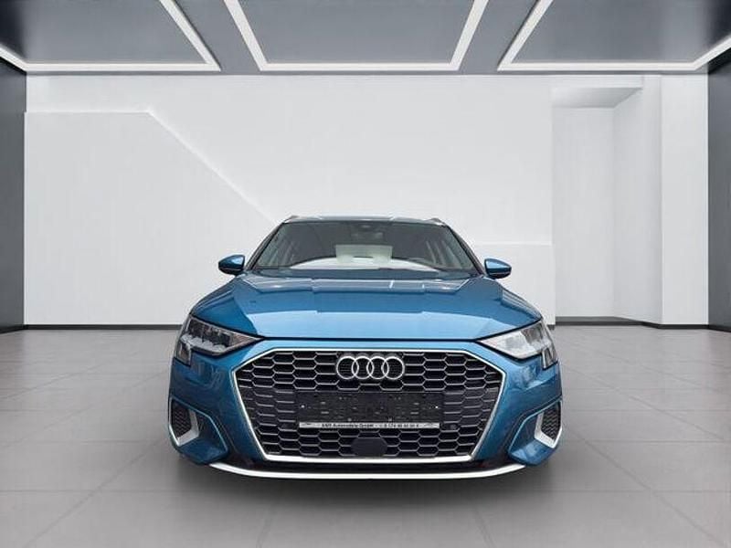 Gebraucht Audi A3 Ambiente 110 PS (80 kW) 2022 Blau Limousine