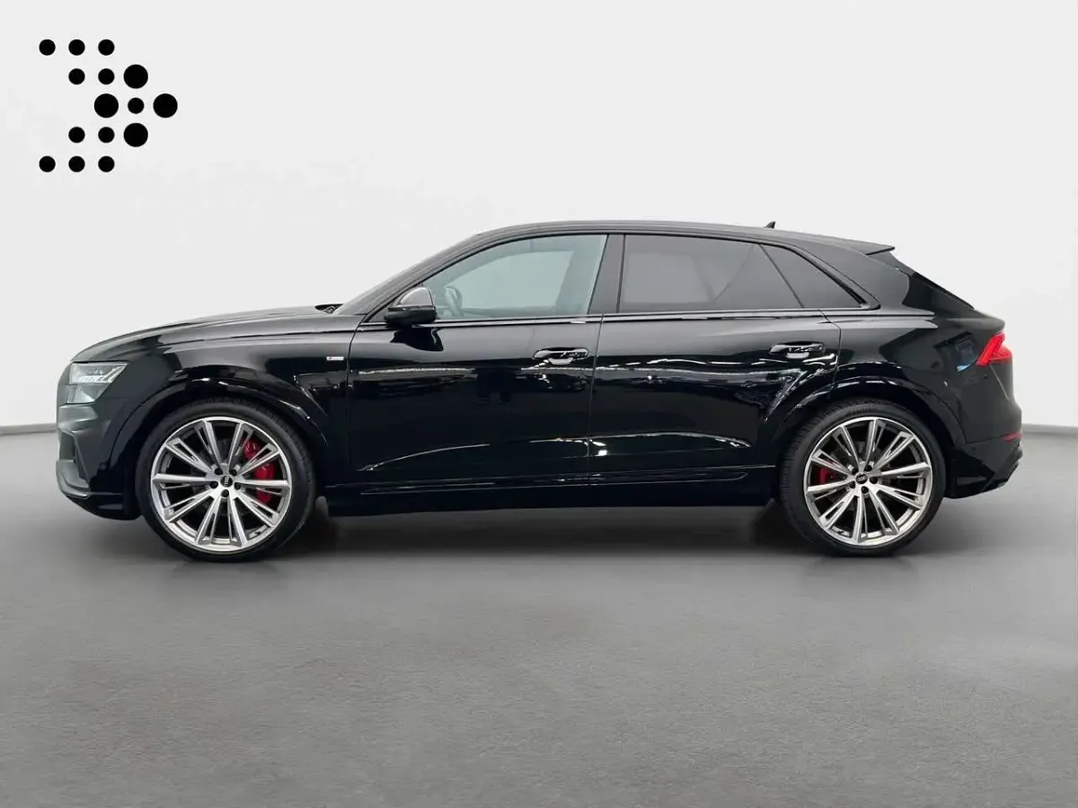 Gebraucht Audi Q8 Ambiente 286 PS (210 kW) 2023 Mythosschwarz metallic SUV