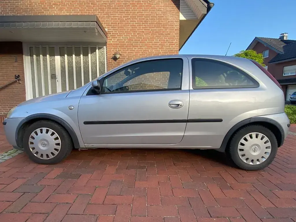 Gebraucht Opel Corsa 60 PS (44 kW) 2004 Silber Kleinwagen