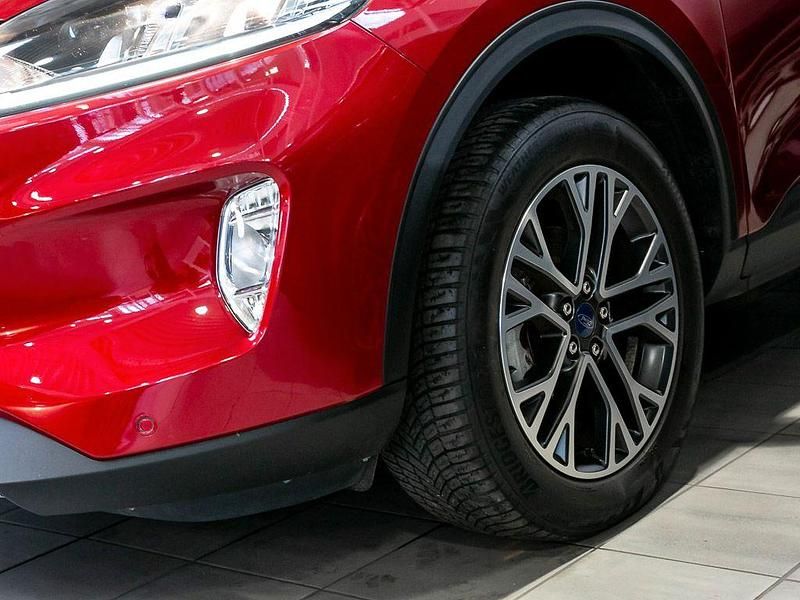 Gebraucht Ford Kuga Titanium 224 PS (164 kW) 2022 Rot SUV