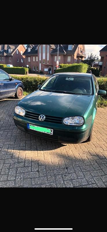 Grün Gebraucht 2003 VW Golf IV Kleinwagen | 750 € (Superpreis) - Bild 1/4