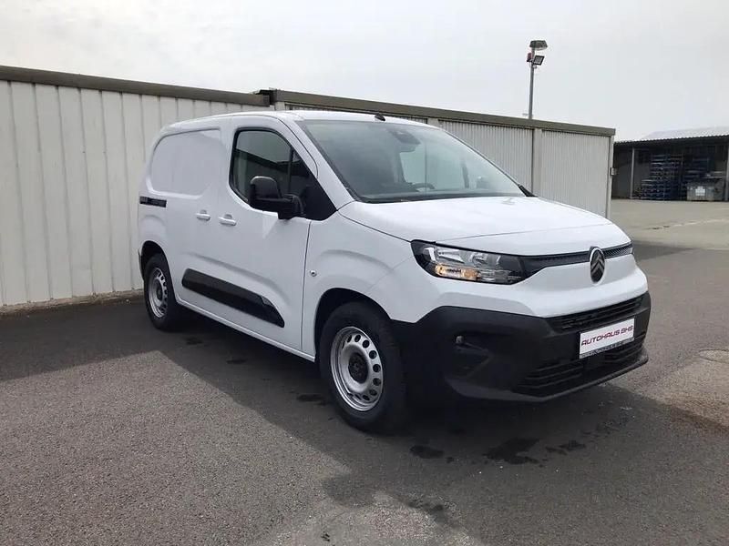 Neu Citroën e-Berlingo 100 kW (136 PS) 2025 Eisweiß (weiß) Van / Kleinbus