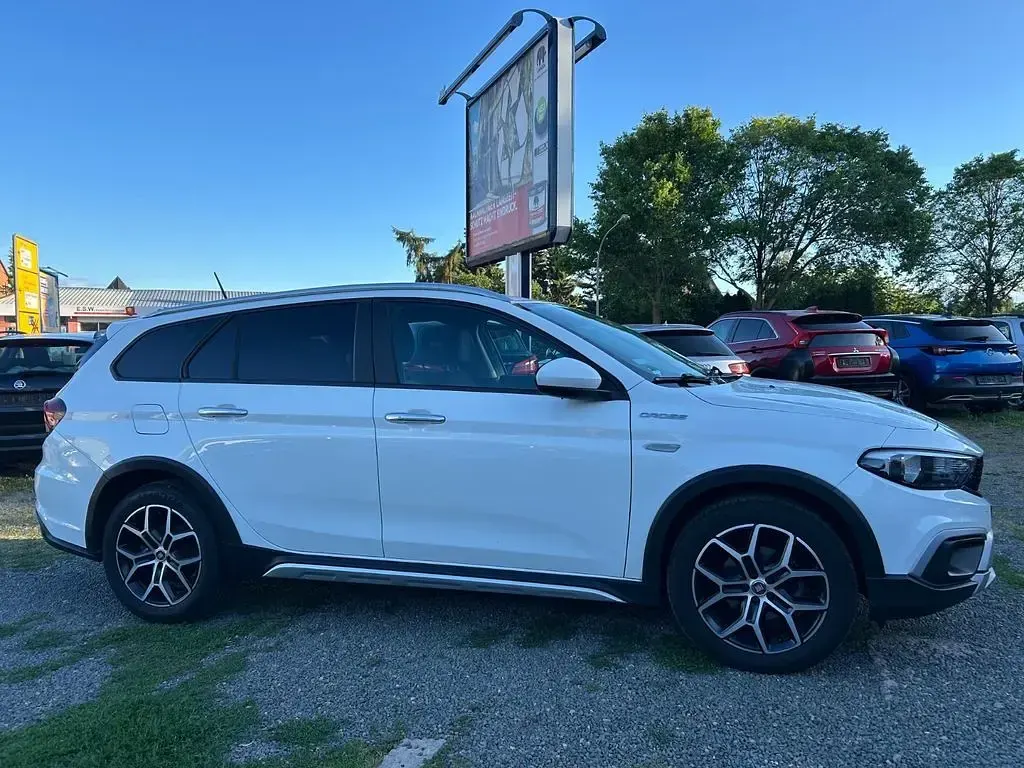 Gebraucht Fiat Tipo Cross 131 PS (96 kW) 2023 Weiß Limousine