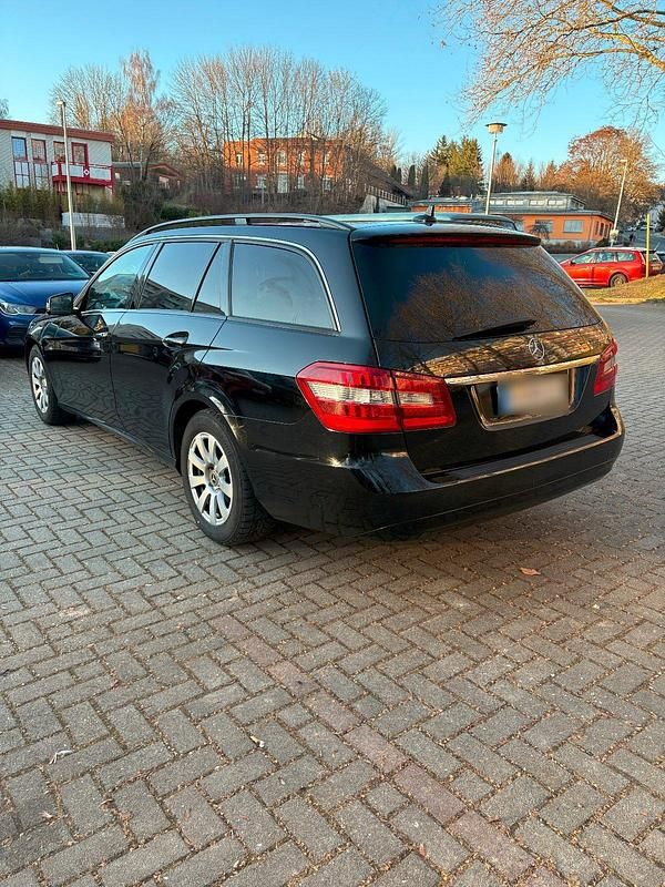 Gebraucht Mercedes E250 204 PS (150 kW) 2011 Schwarz Kombi