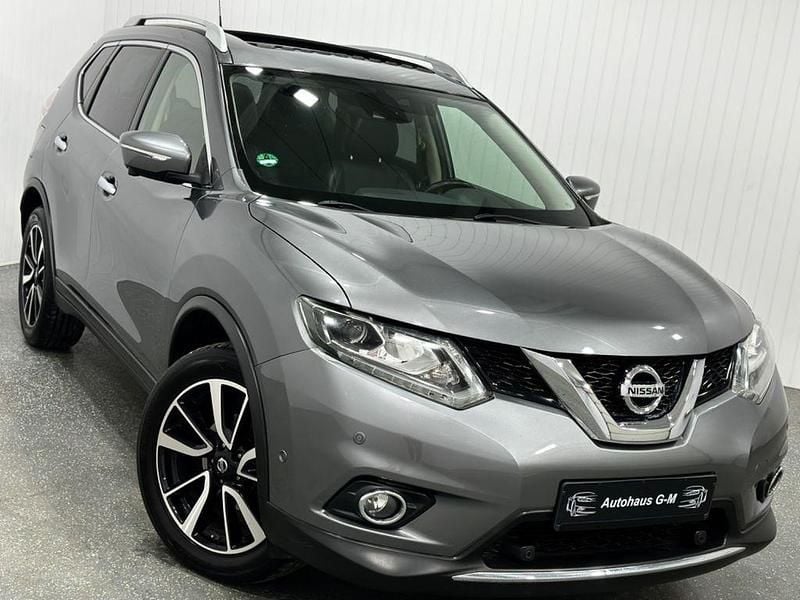 Grau Gebraucht 2016 Nissan X-Trail Tekna SUV | 12.650 € (Guter Preis) - Bild 1/4