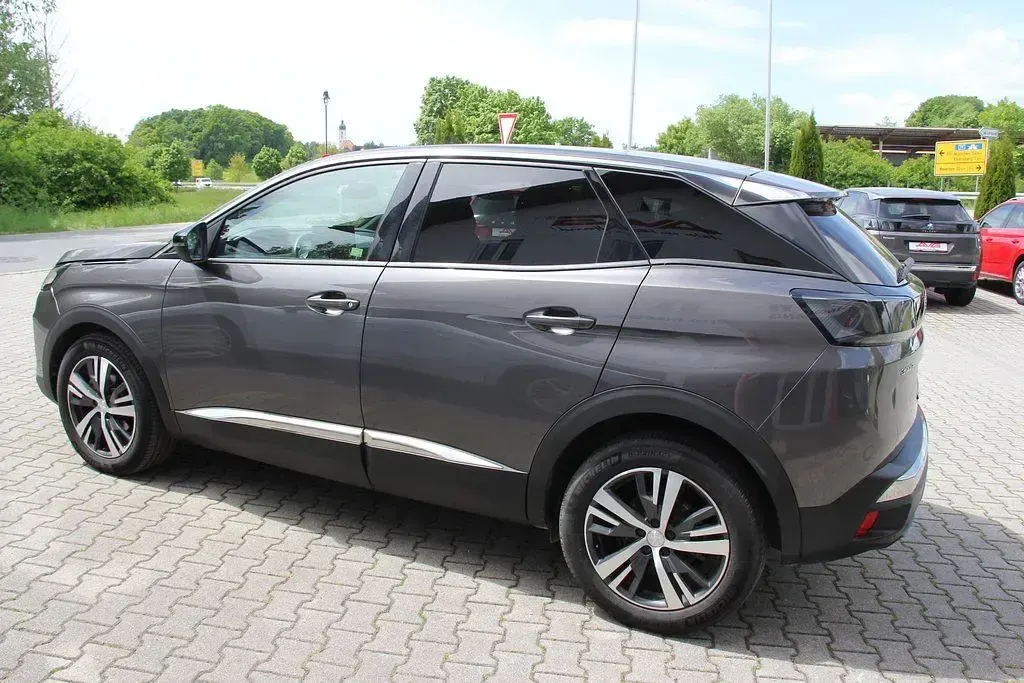 Gebraucht Peugeot 3008 Allure 131 PS (96 kW) 2024 Platiniumgrau SUV