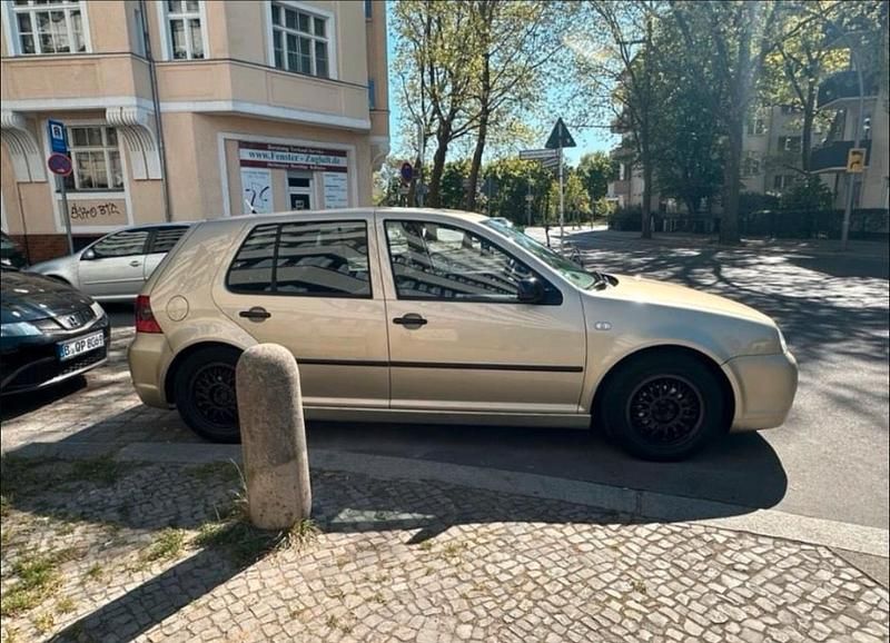 Gebraucht VW Golf IV 110 PS (80 kW) 2001 Gold Limousine