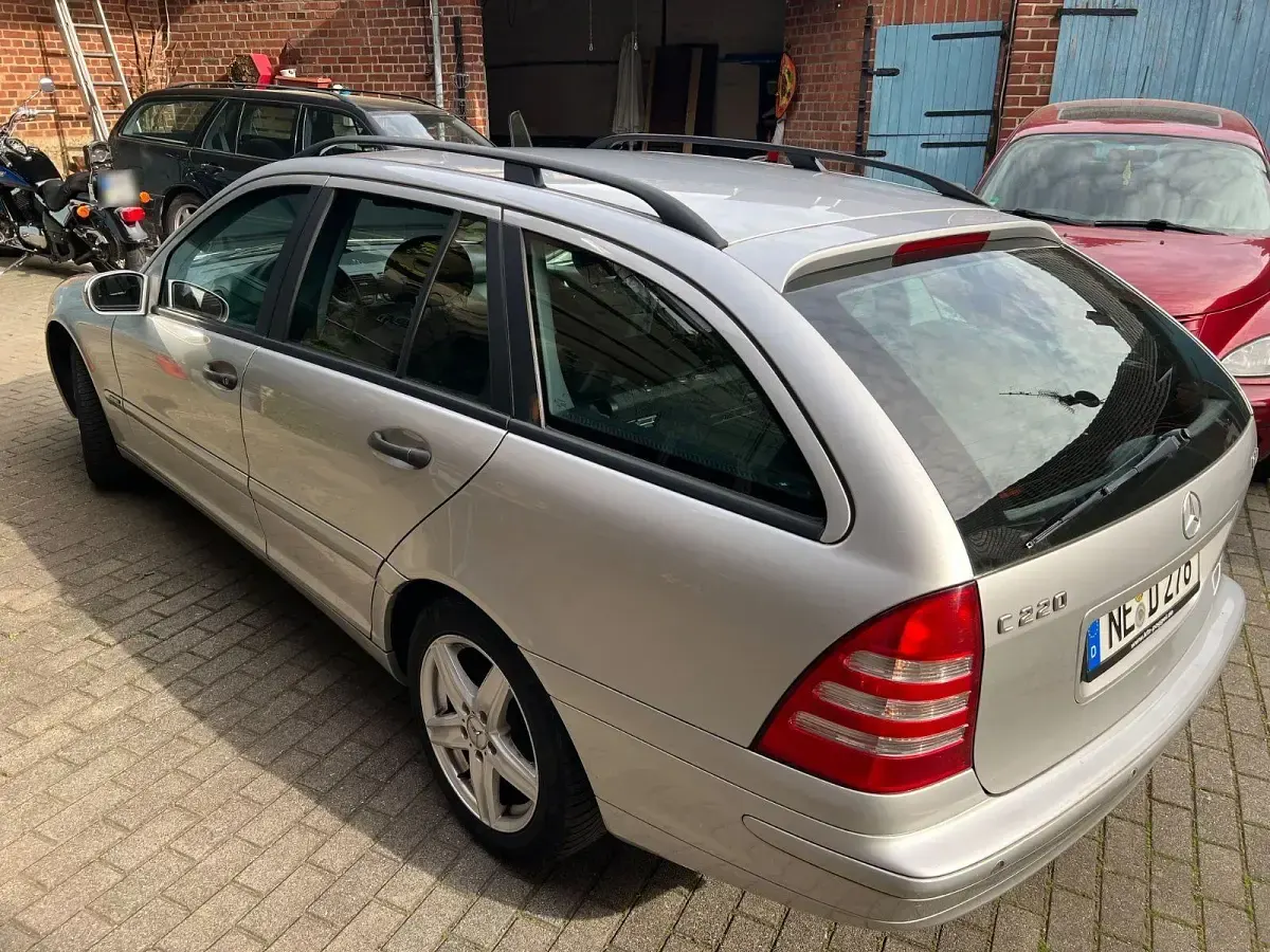Usata Mercedes C220 143 CV (105 kW) 2003 Argento Station wagon