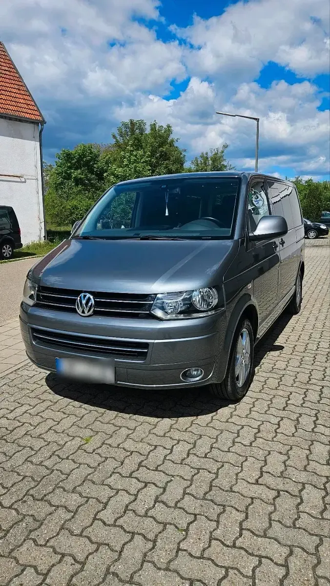 Gebraucht VW Multivan Highline 179 PS (131 kW) 2010 Grau Van / Kleinbus