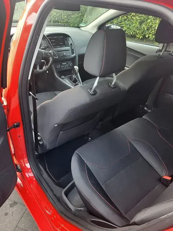 Gebraucht Ford Focus Sport 150 PS (110 kW) 2015 Rot Limousine