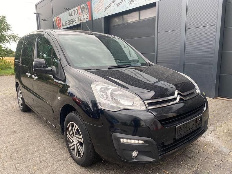 Schwarz Gebraucht 2017 Citroën Berlingo SELECTION Van / Kleinbus | 8.999 € (Fairer Preis) - Bild 1/4