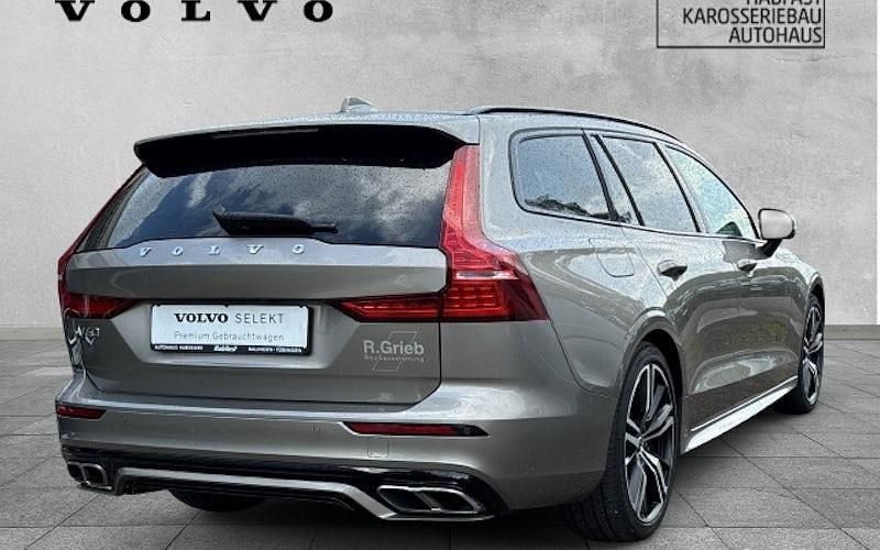 Gebraucht Volvo V60 Plus 455 PS (334 kW) 2022 Grau Kombi