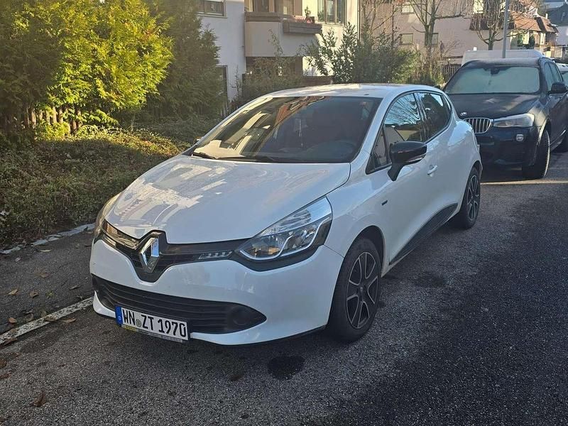 Weiß Gebraucht 2015 Renault Clio IV Limousine | 7.800 € (Fairer Preis) - Bild 1/4